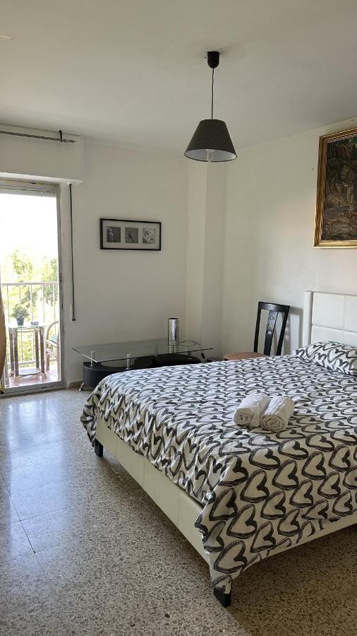 Habitaciones Con O Sin Balcon Badalona Kültér fotó